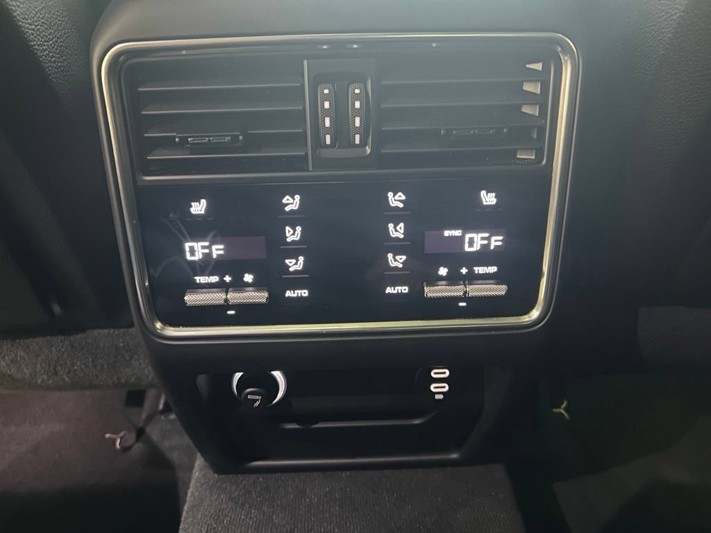 Used 2022 Porsche Cayenne Coupe AWD/4WD image 34