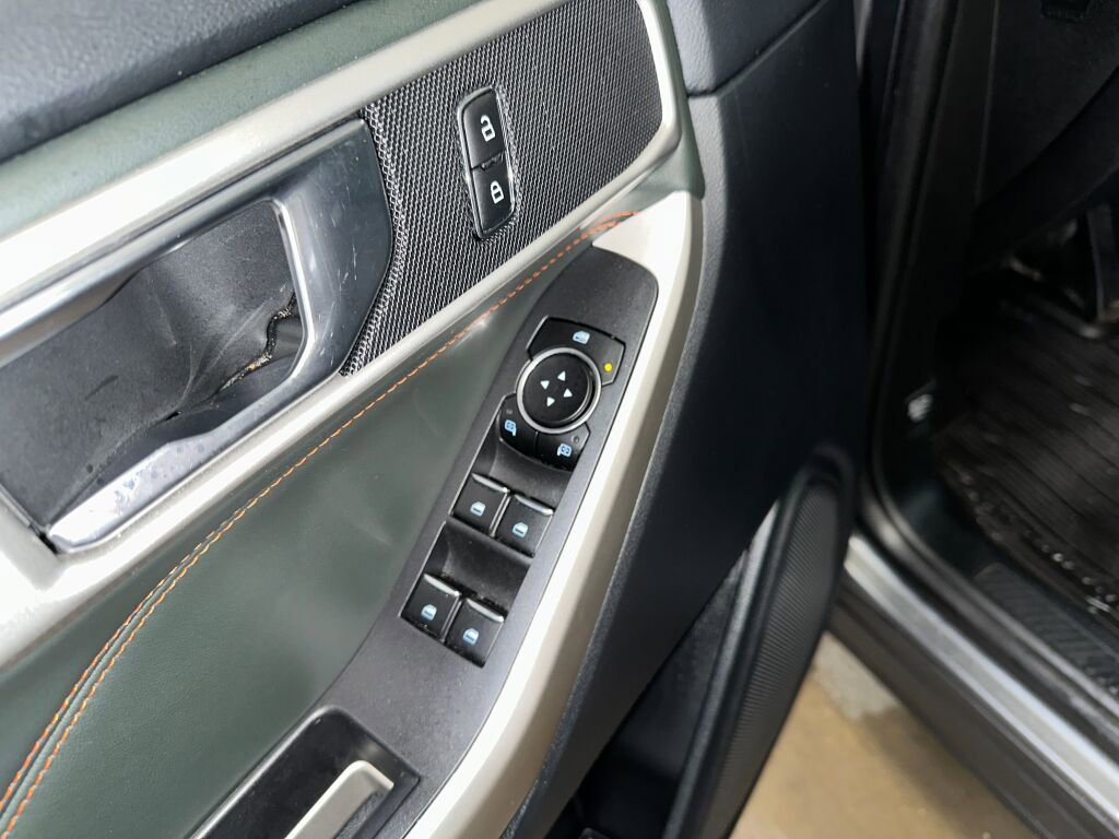 Used 2023 Ford Explorer Timberline image 9