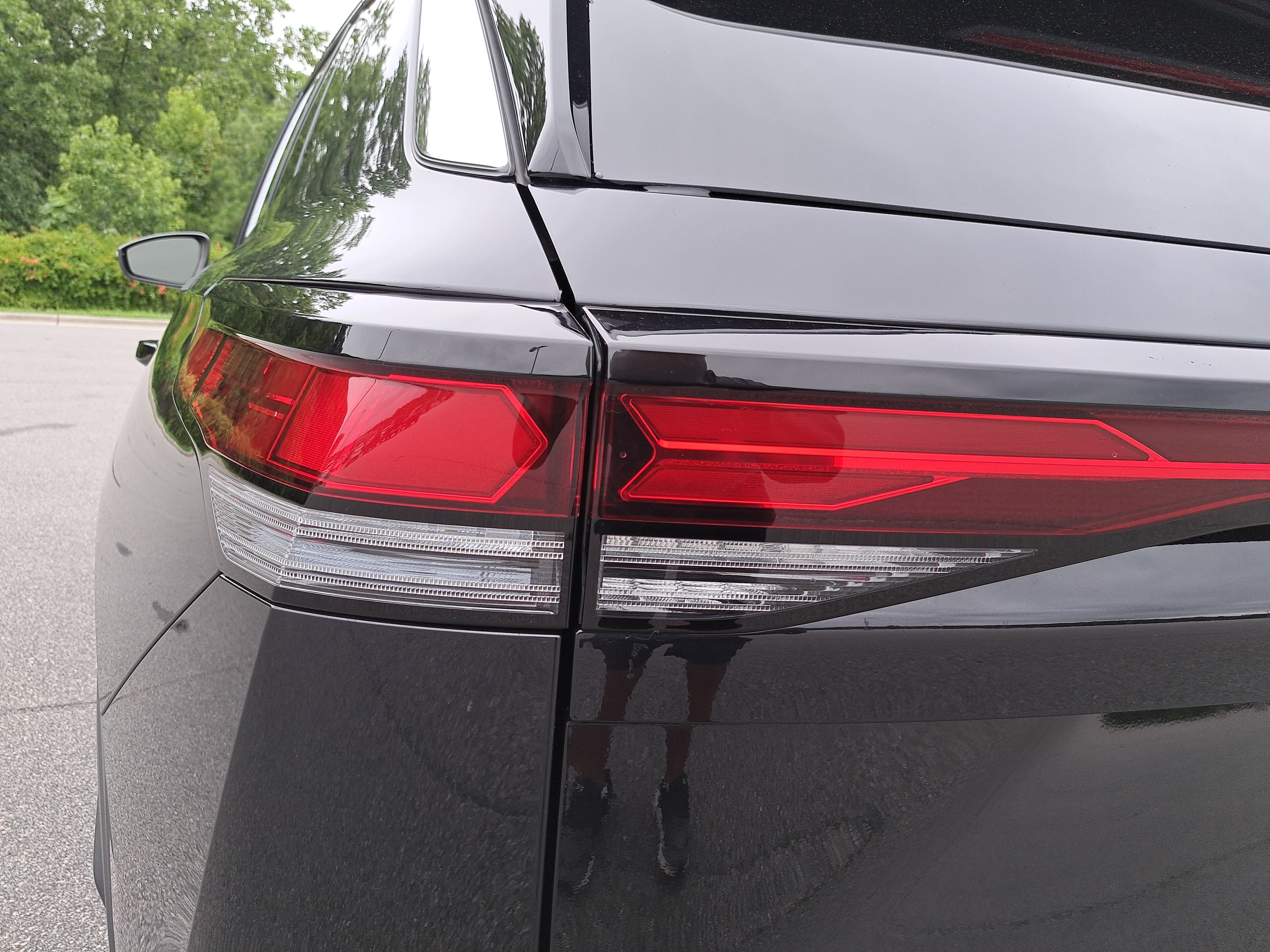 Certified 2025 Volkswagen Tiguan S FWD image 31