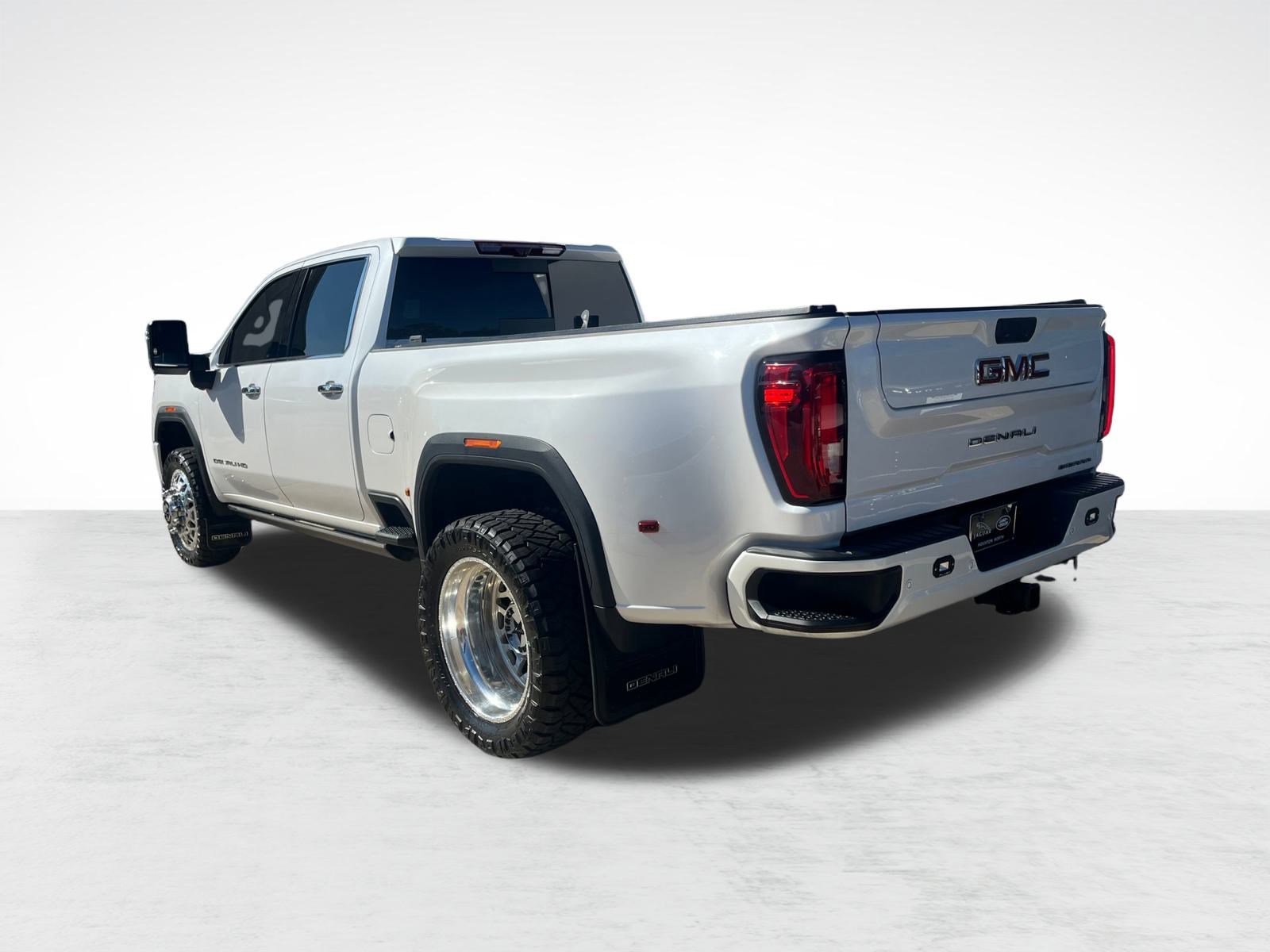 Used 2021 GMC Sierra 3500 Denali w/ Denali Ultimate Package image 3