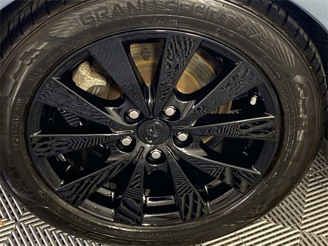 Used 2011 Toyota Avalon Limited image 27