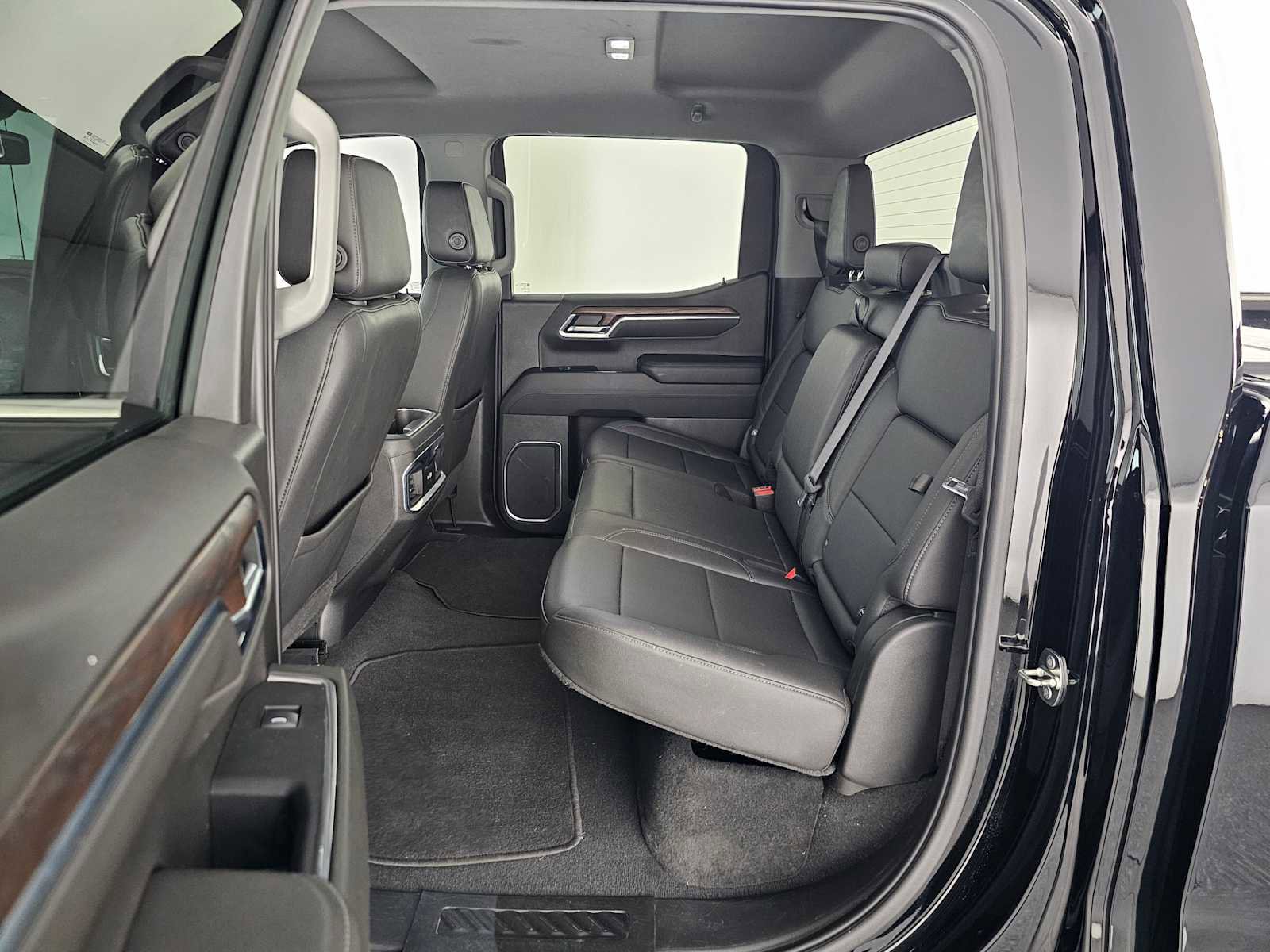 Used 2022 GMC Sierra 1500 SLT w/ SLT Convenience Package image 17