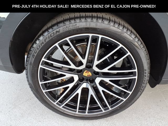 Used 2026 Porsche Macan AWD/4WD image 26
