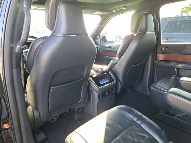 Used 2023 Lincoln Navigator L Reserve AWD/4WD image 10