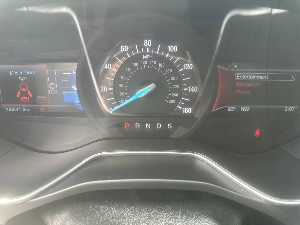 Used 2017 Ford Fusion SE w/ Fusion SE Technology Package FWD image 13