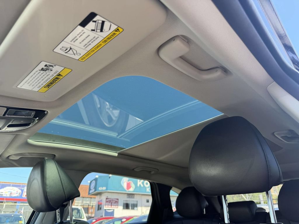 Certified 2023 Hyundai Tucson Limited AWD/4WD image 25