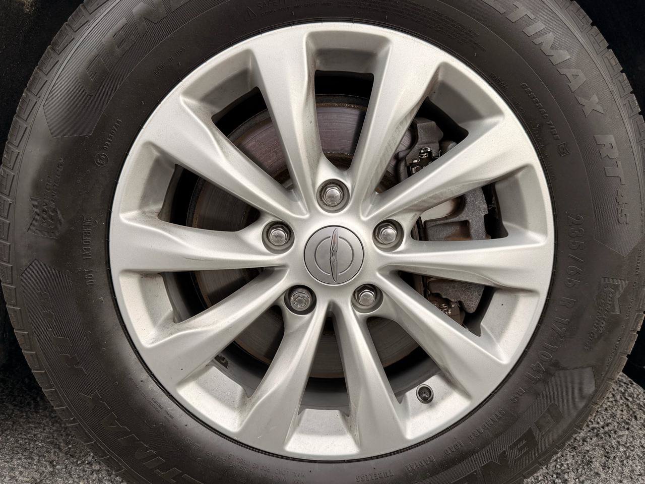 Used 2019 Chrysler Pacifica Touring-L FWD image 9