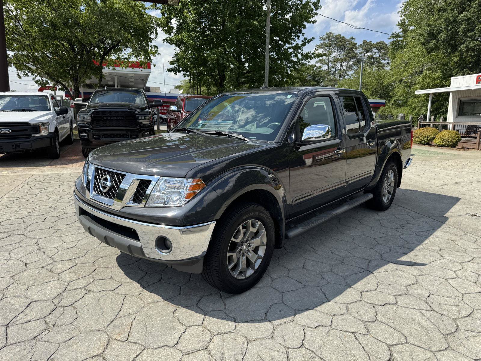 Used 2015 Nissan Frontier SL AWD/4WD image 8
