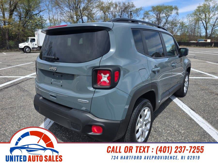 Used 2018 Jeep Renegade Latitude w/ Cold Weather Group AWD/4WD image 5