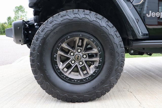 Used 2025 Jeep Wrangler Unlimited Rubicon 392 image 32