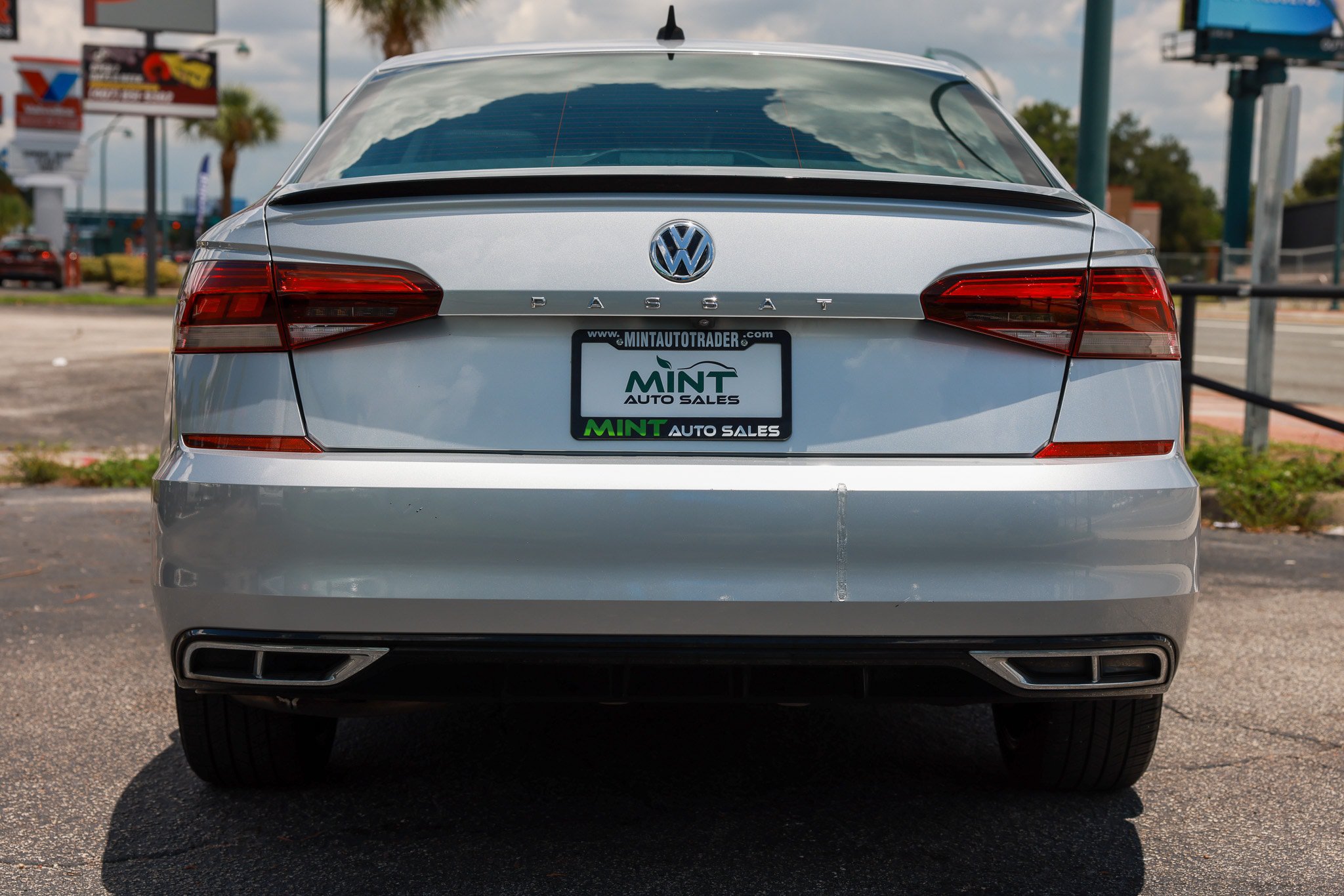 Used 2020 Volkswagen Passat 2.0T R-Line FWD image 11