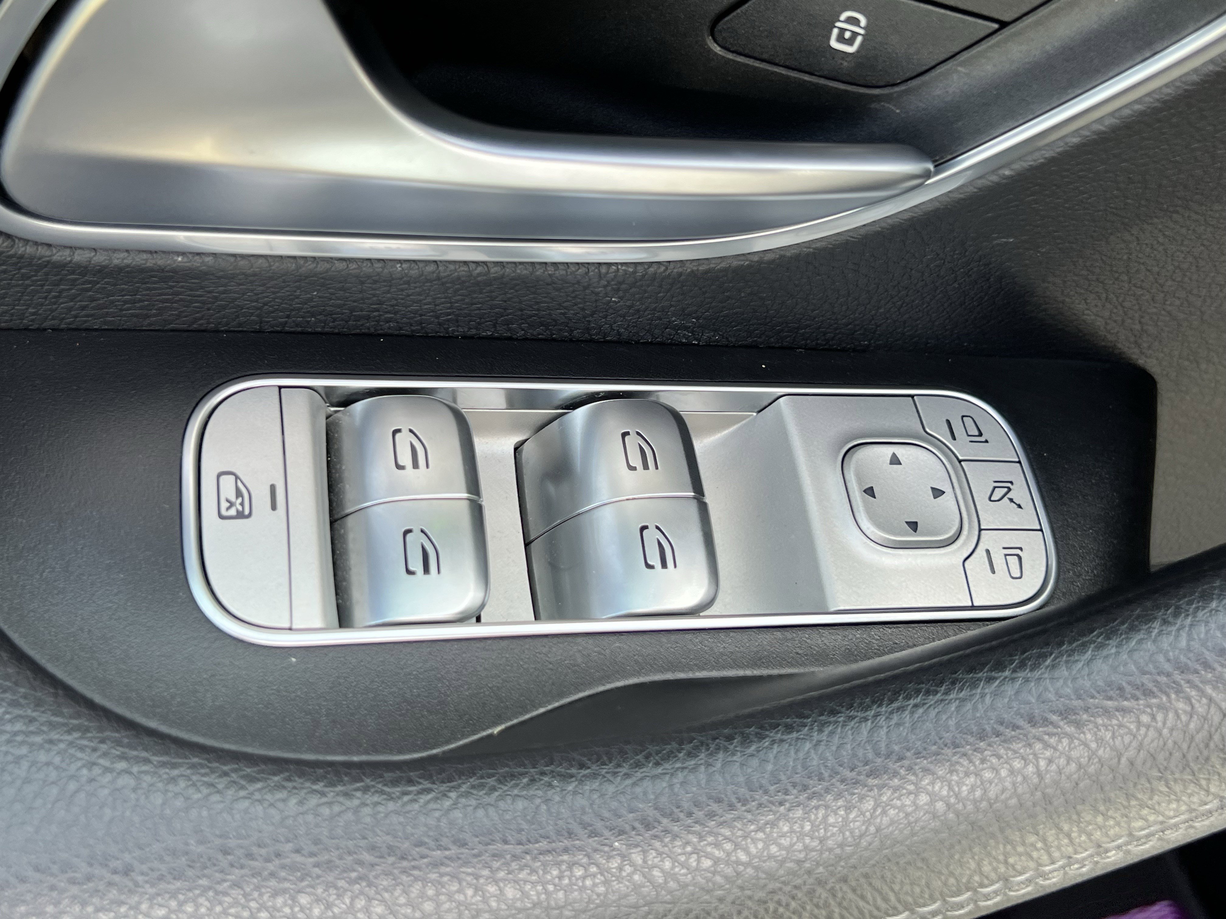 Certified 2023 Mercedes-Benz GLE 350 w/ Premium Package image 15