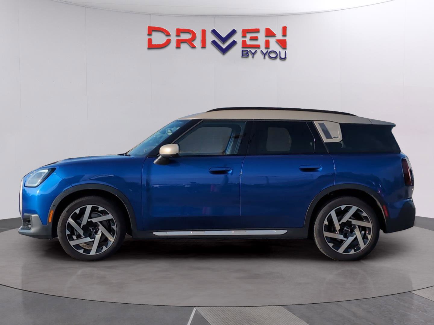 Used 2025 MINI Cooper Countryman S w/ Comfort Package Max image 2