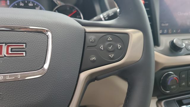 Used 2023 GMC Acadia Denali w/ Denali Ultimate Package AWD/4WD image 19