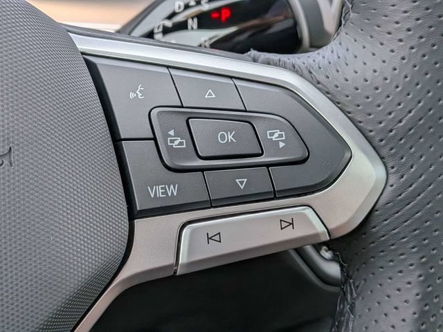 New 2026 Volkswagen Tiguan SE R-Line FWD image 28