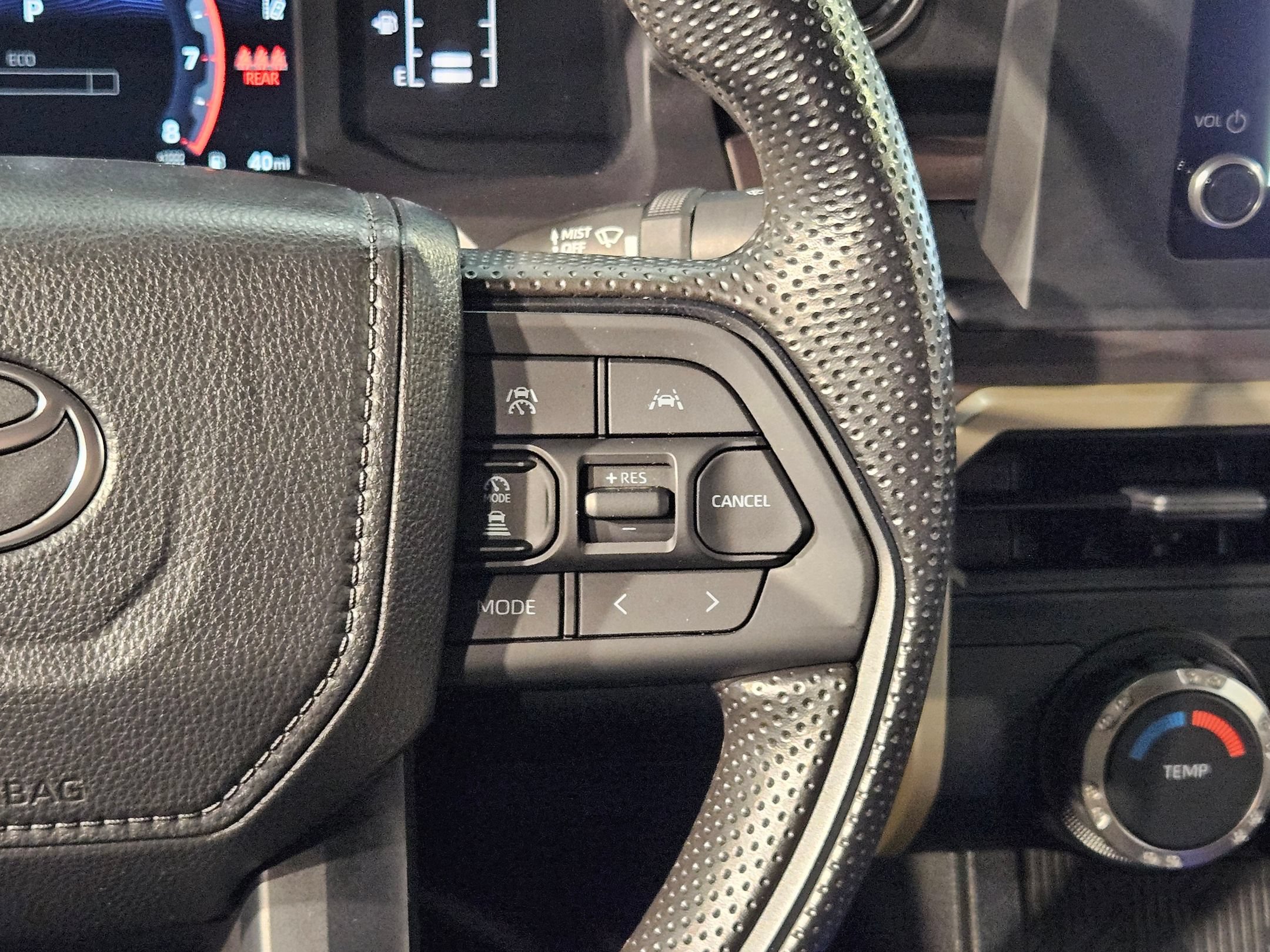 Certified 2025 Toyota Tacoma SR5 AWD/4WD image 28