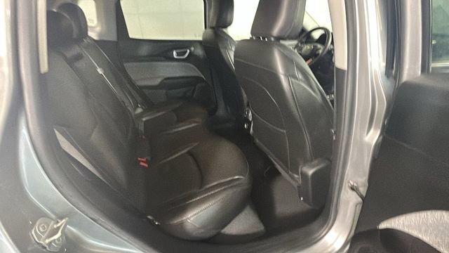 Used 2022 Jeep Compass Latitude AWD/4WD image 27