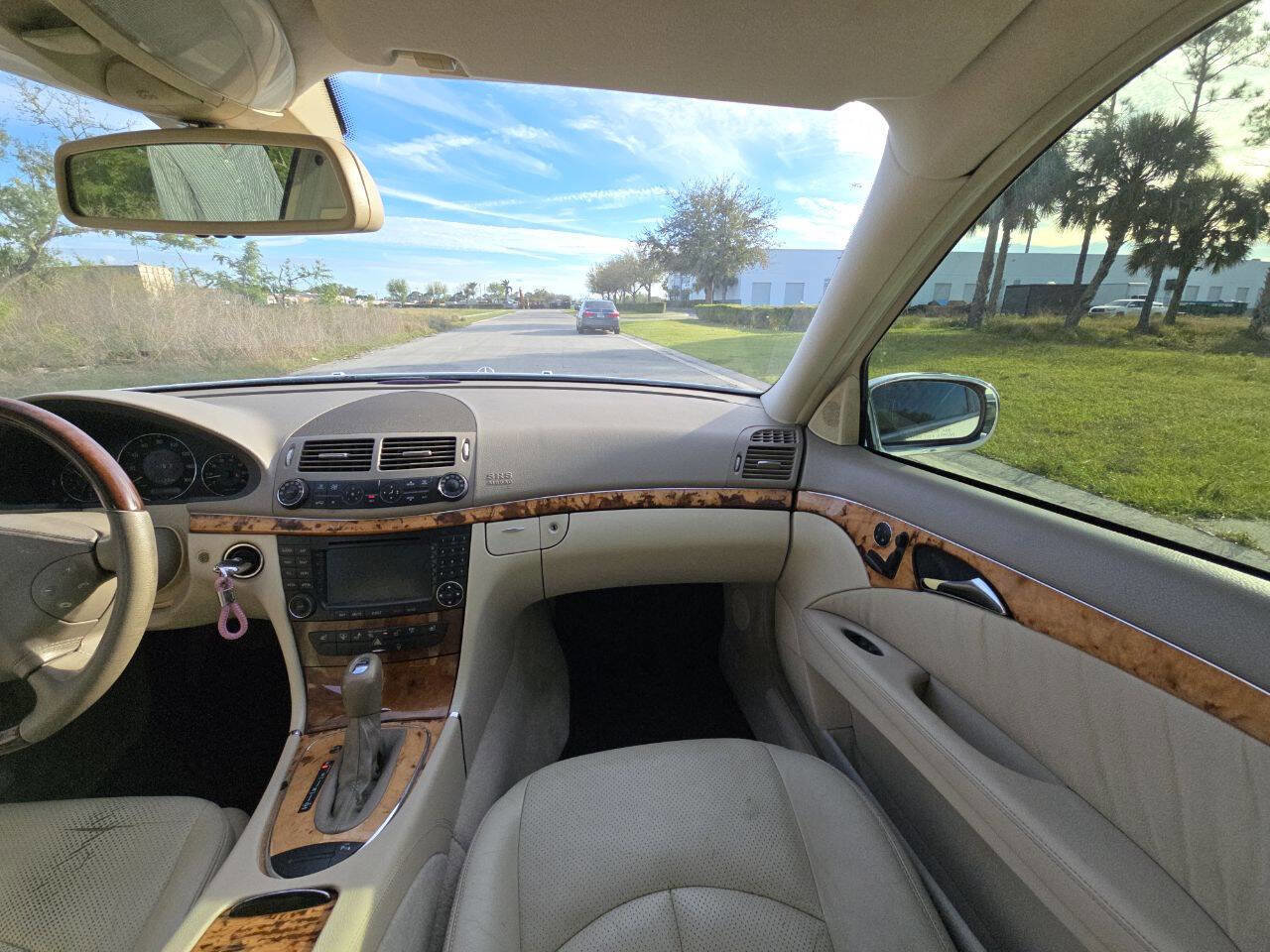 Used 2006 Mercedes-Benz E 350 4MATIC Sedan image 17