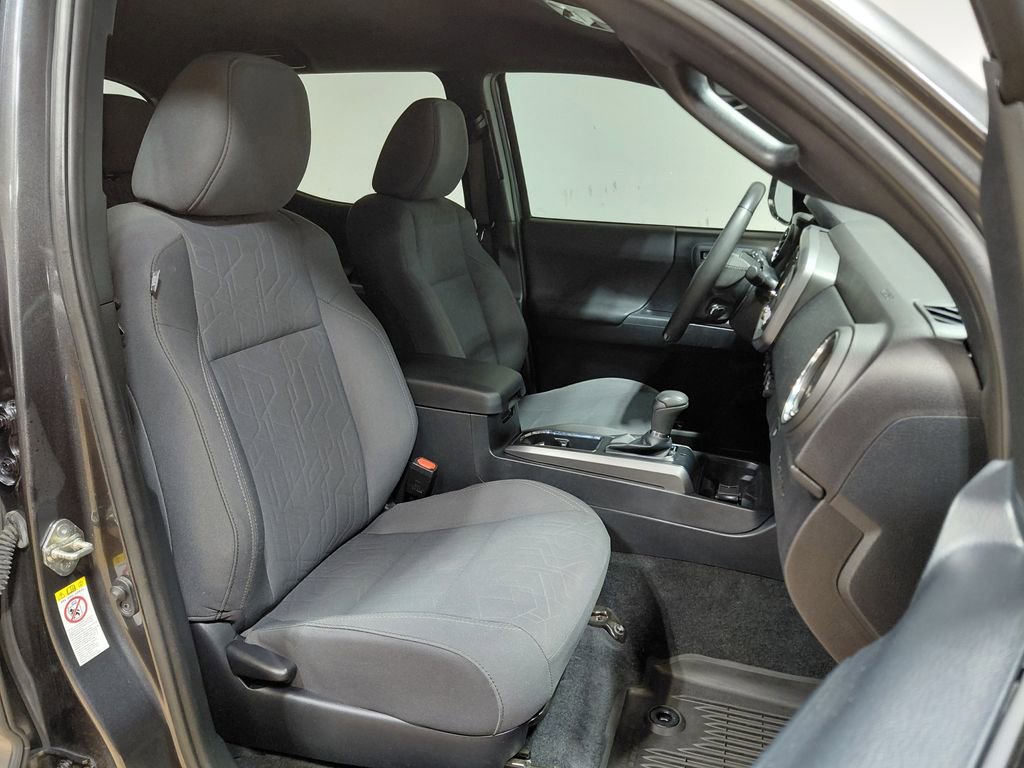 Used 2019 Toyota Tacoma TRD Off-Road AWD/4WD image 29