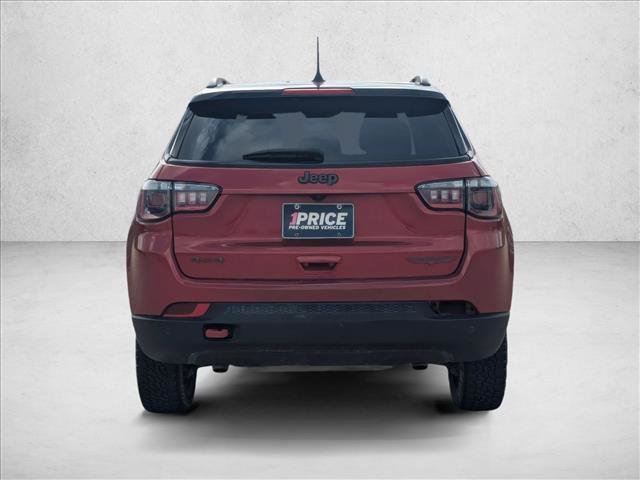 Used 2025 Jeep Compass Trailhawk image 6