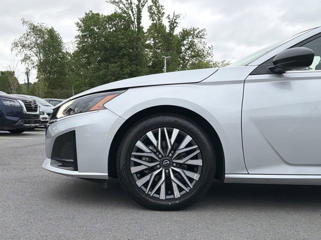 Used 2024 Nissan Altima 2.5 SV image 9