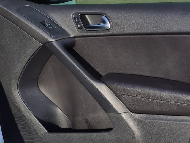 Used 2017 Volkswagen Tiguan Sport image 17