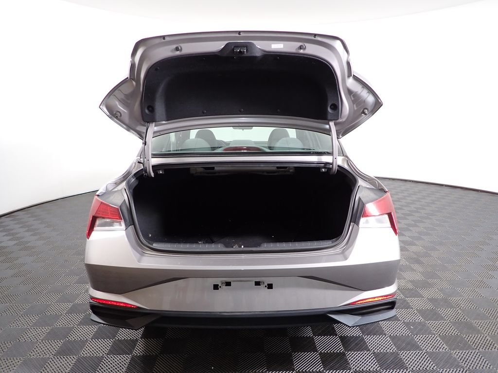 Used 2023 Hyundai Elantra SEL w/ Convenience Package FWD image 15