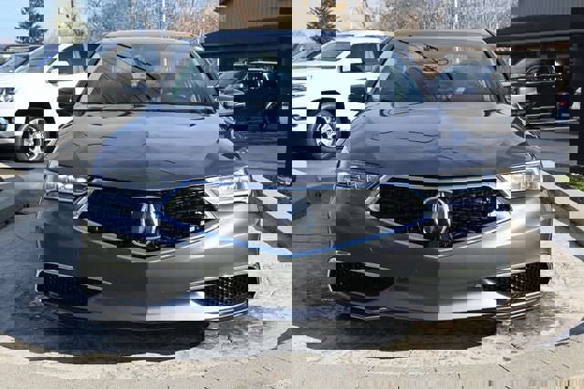 Used 2018 Acura TLX 2.4L Tech Pkg image 2