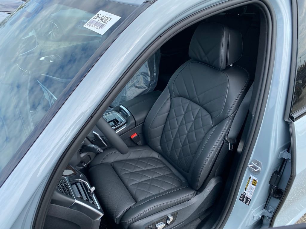 New 2026 BMW X5 xDrive40i w/ Executive Package image 11