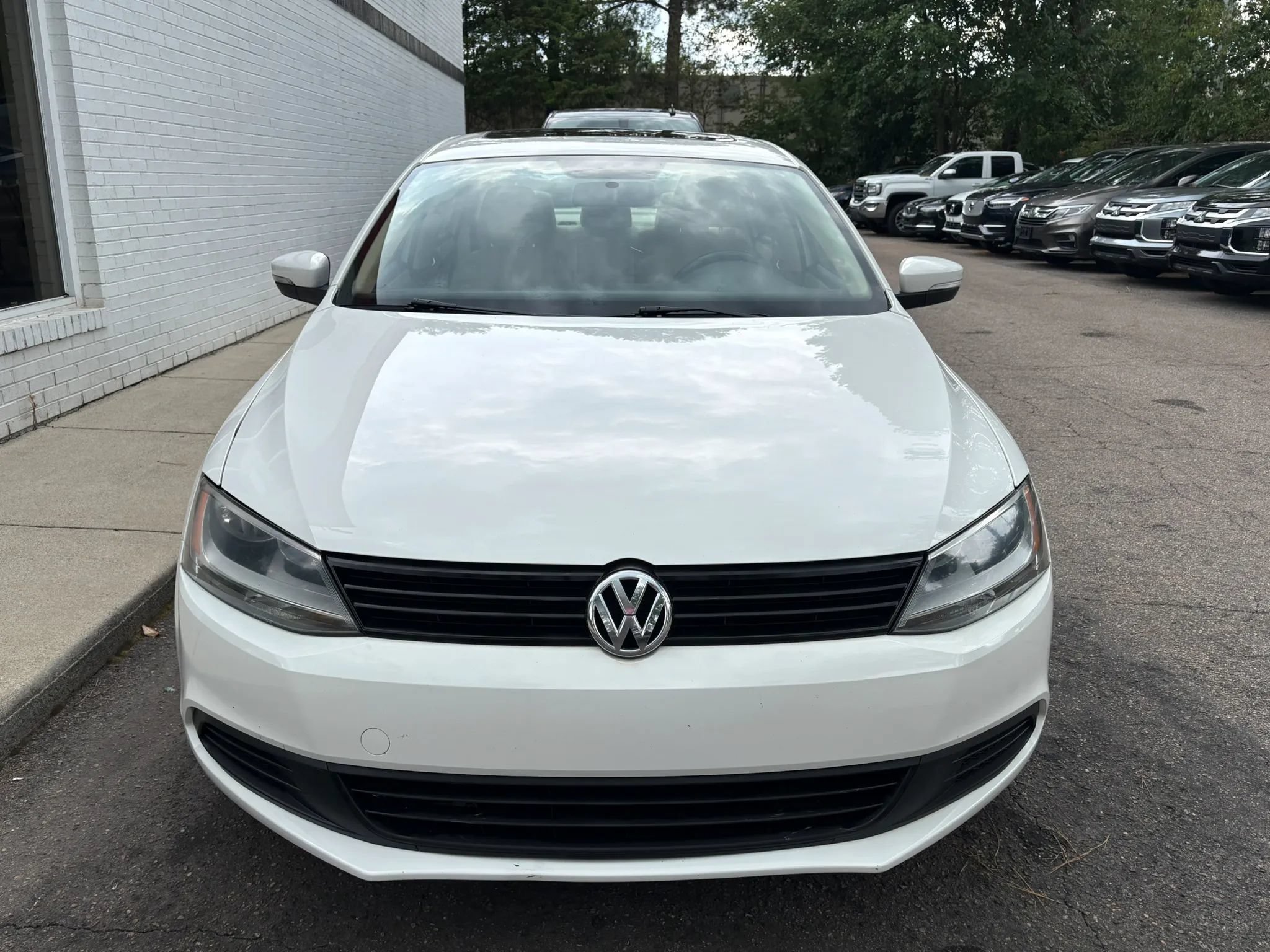 Used 2011 Volkswagen Jetta SE FWD image 3