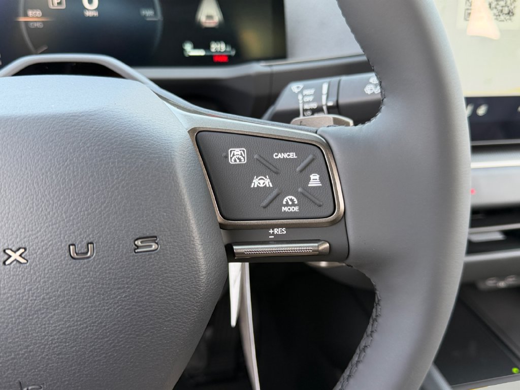 New 2026 Lexus ES 350h AWD w/ Convenience Package image 17