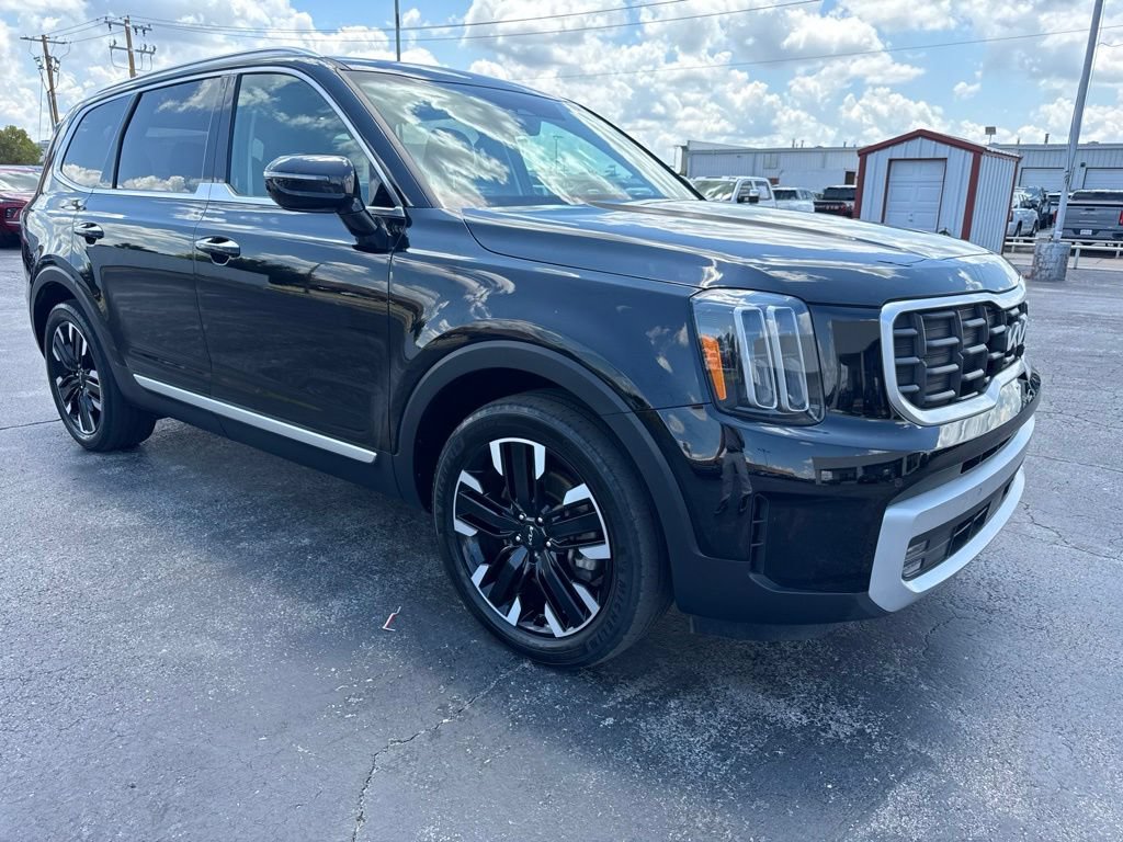 Used 2024 Kia Telluride SX Prestige w/ Towing Package AWD/4WD image 3