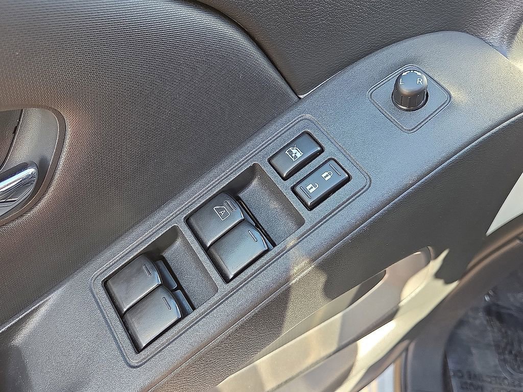 Used 2022 Nissan Frontier SV image 18