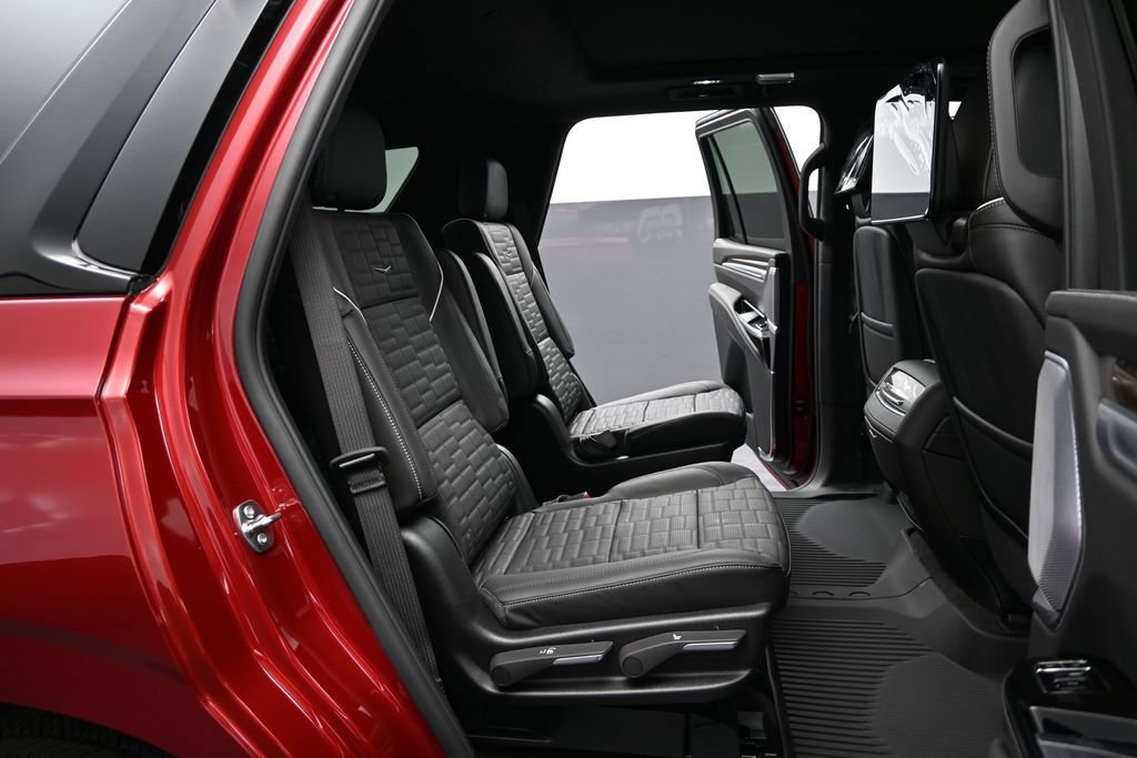 New 2026 Cadillac Escalade Platinum Sport w/ LPO, ONYX Package AWD/4WD image 18