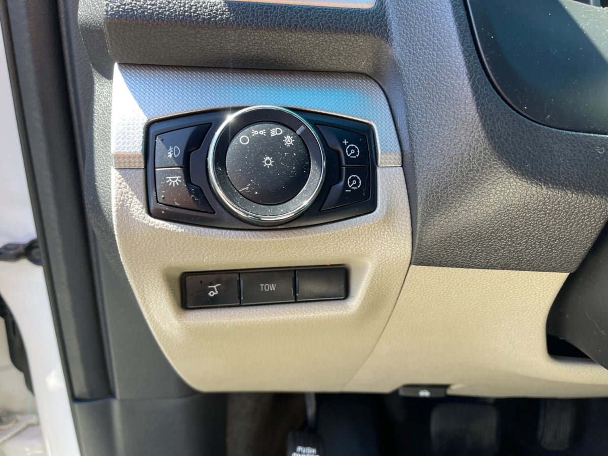 Used 2013 Ford Explorer XLT FWD image 22