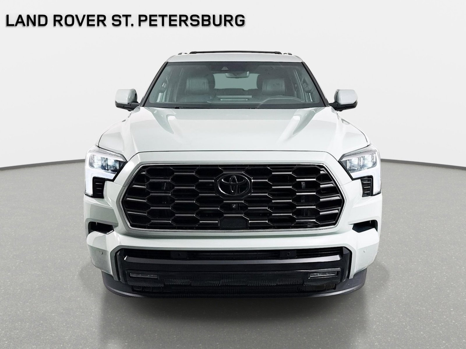 Used 2025 Toyota Sequoia Platinum AWD/4WD image 2