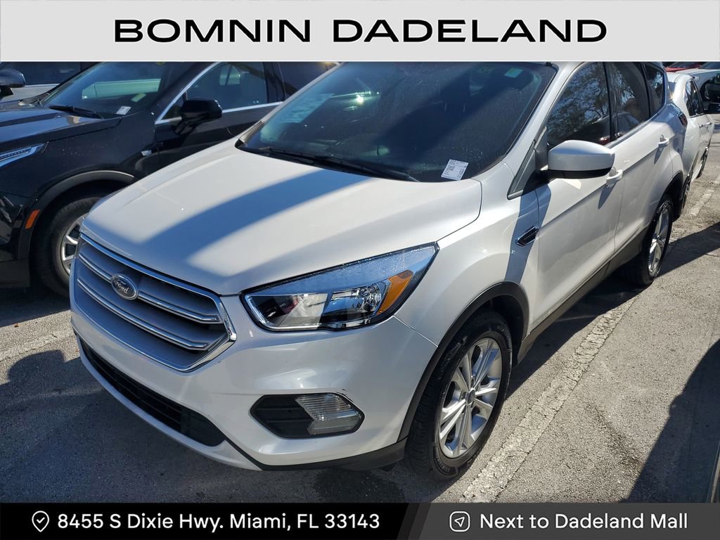 Used 2019 Ford Escape SE image 3