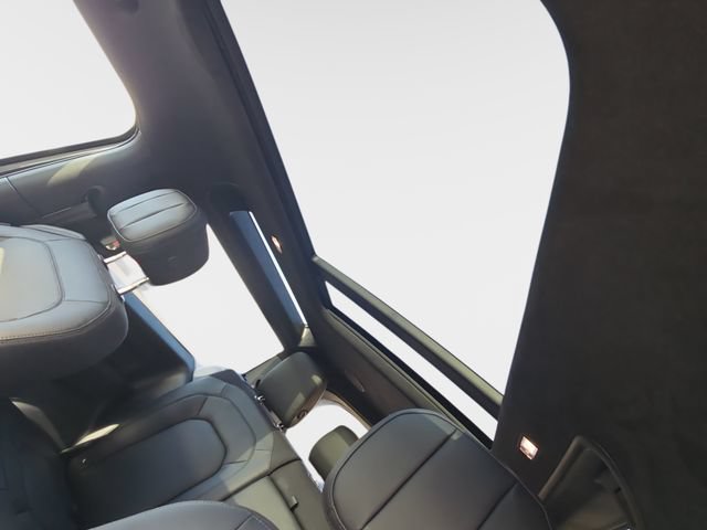 New 2026 Land Rover Defender 90 V8 AWD/4WD image 20