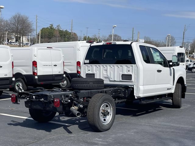 New 2026 Ford F350 XL w/ XL Chrome Package AWD/4WD image 3