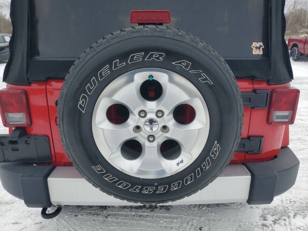 Used 2014 Jeep Wrangler Unlimited Sahara w/ Connectivity Group image 26