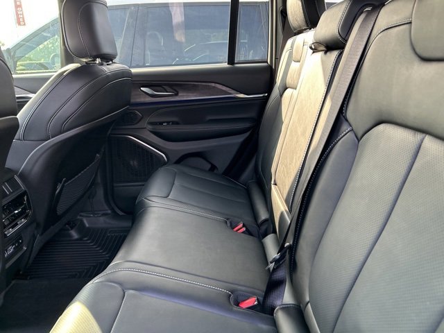 Used 2024 Jeep Grand Cherokee Overland image 38