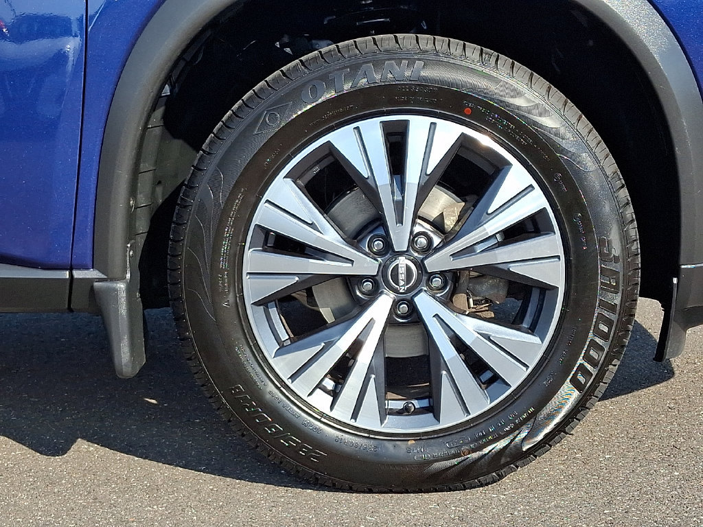 Certified 2023 Nissan Rogue SV w/ SV Premium B Package AWD/4WD image 9