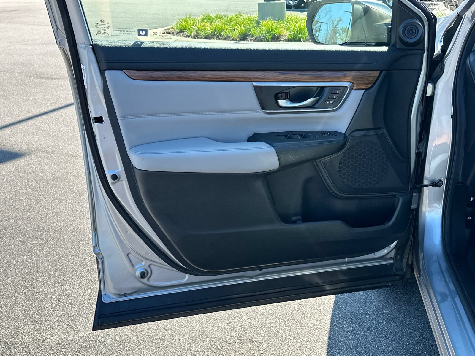 Used 2017 Honda CR-V Touring image 12