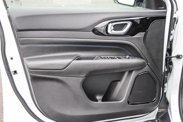 New 2026 Jeep Compass Latitude image 19