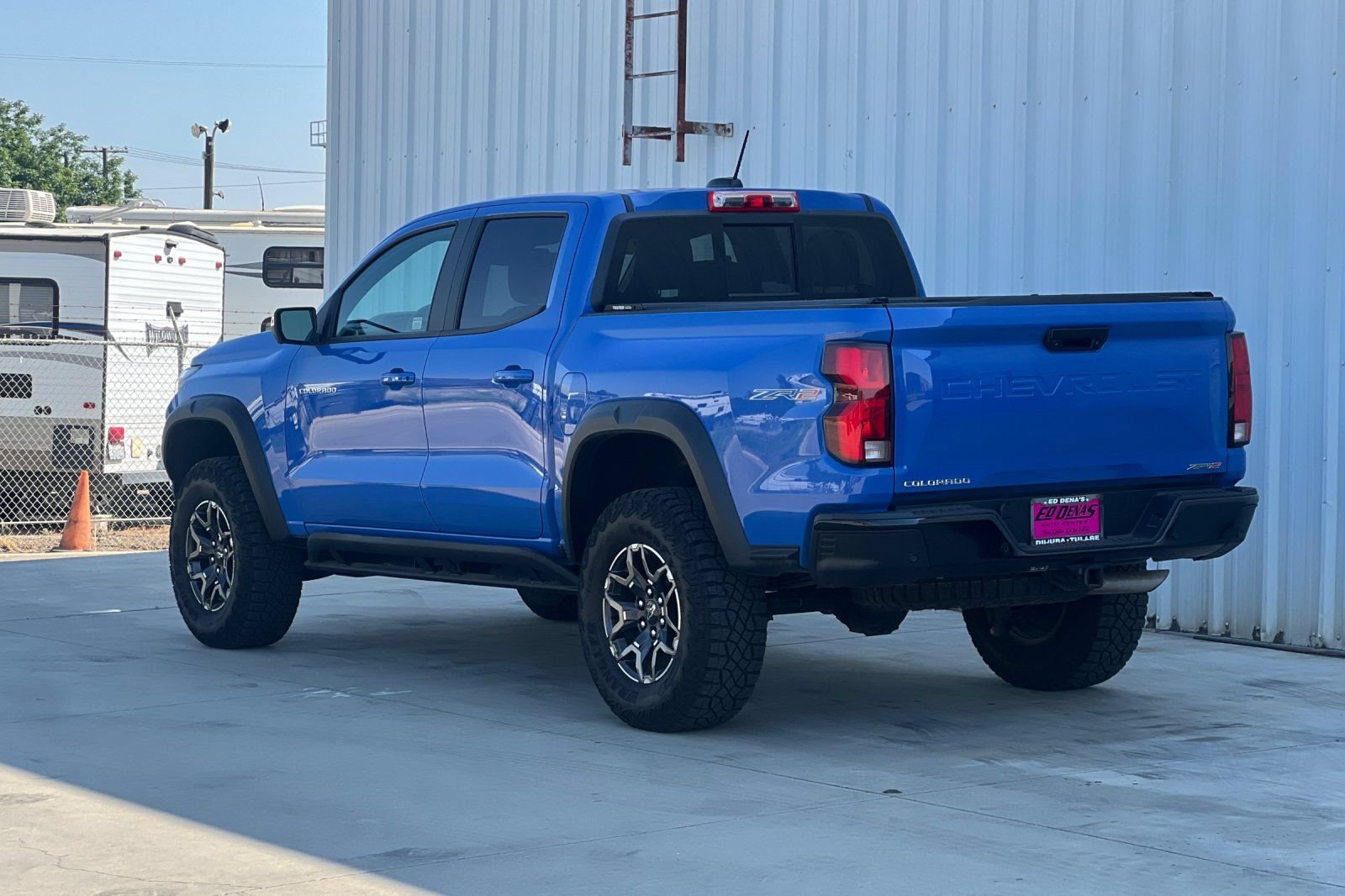 Used 2026 Chevrolet Colorado ZR2 w/ Technology Package AWD/4WD image 7