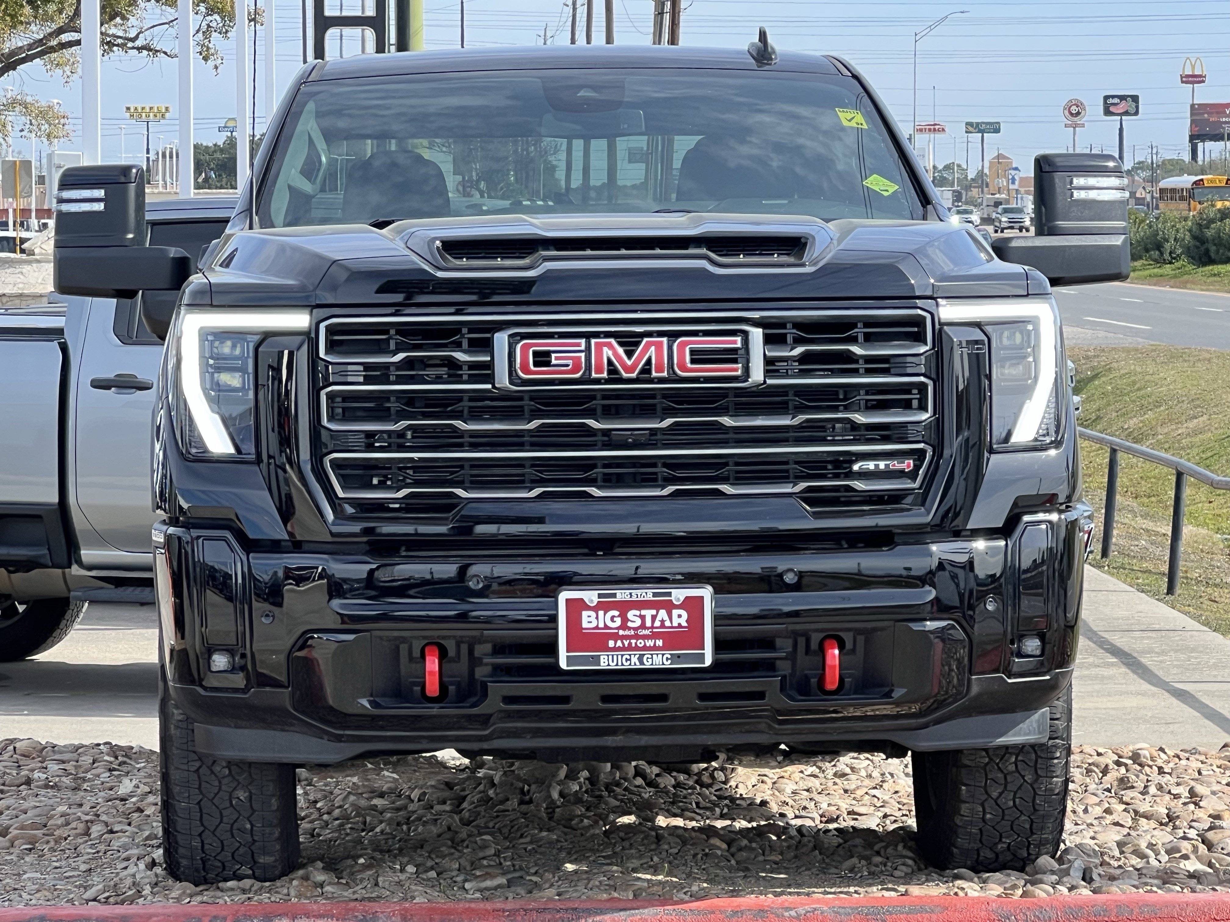 Used 2025 GMC Sierra 2500 AT4 image 6