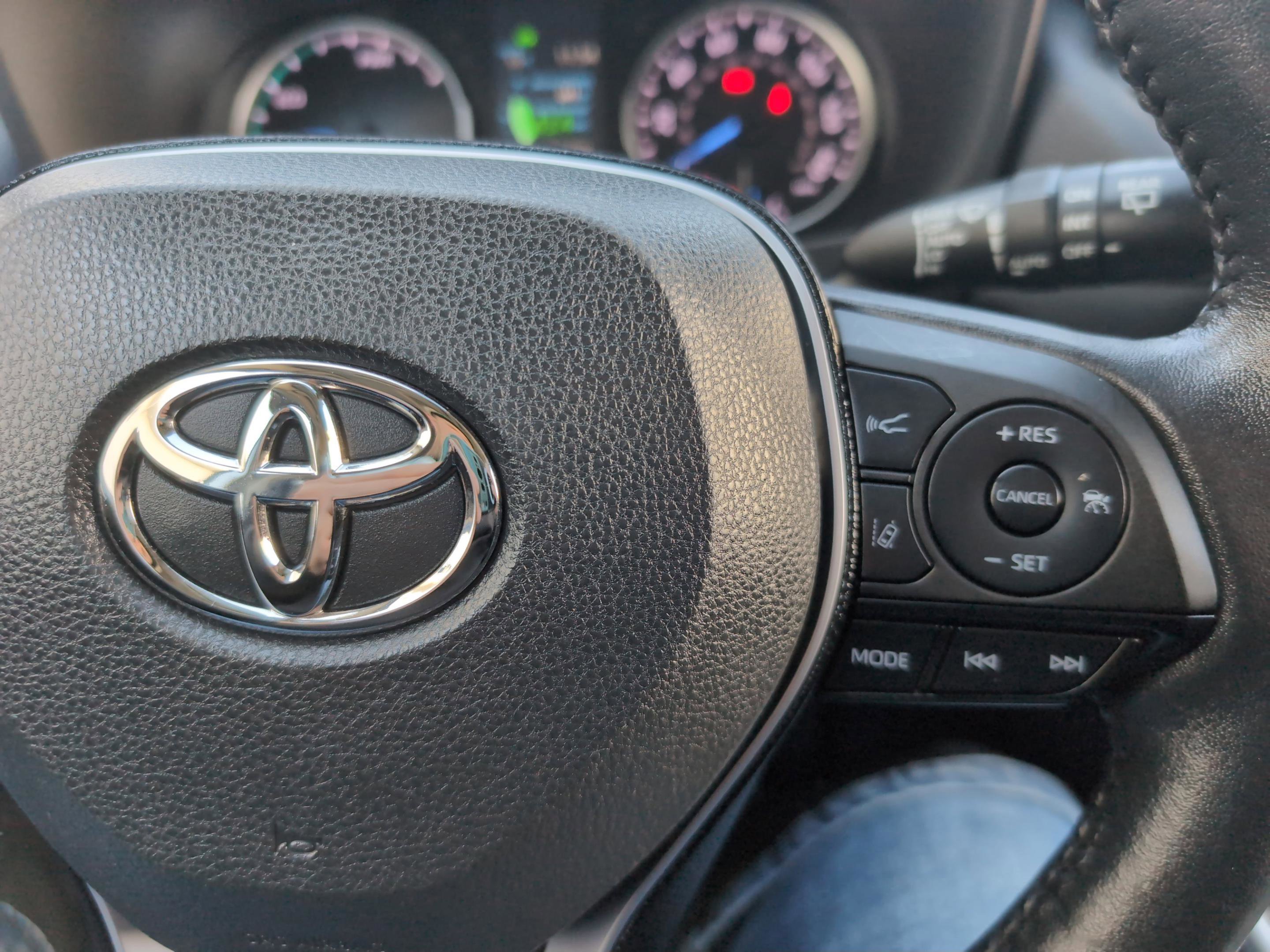Used 2021 Toyota RAV4 XLE w/ Convenience Package AWD/4WD image 30