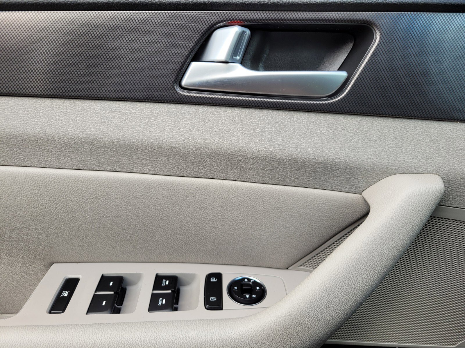 Used 2015 Hyundai Sonata Sport w/ Option Group 03 image 26