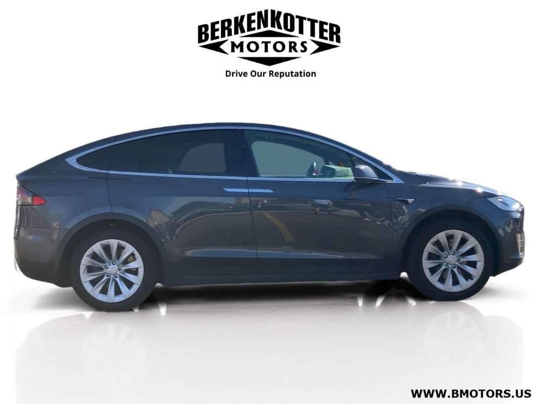 Used 2017 Tesla Model X 75D image 2