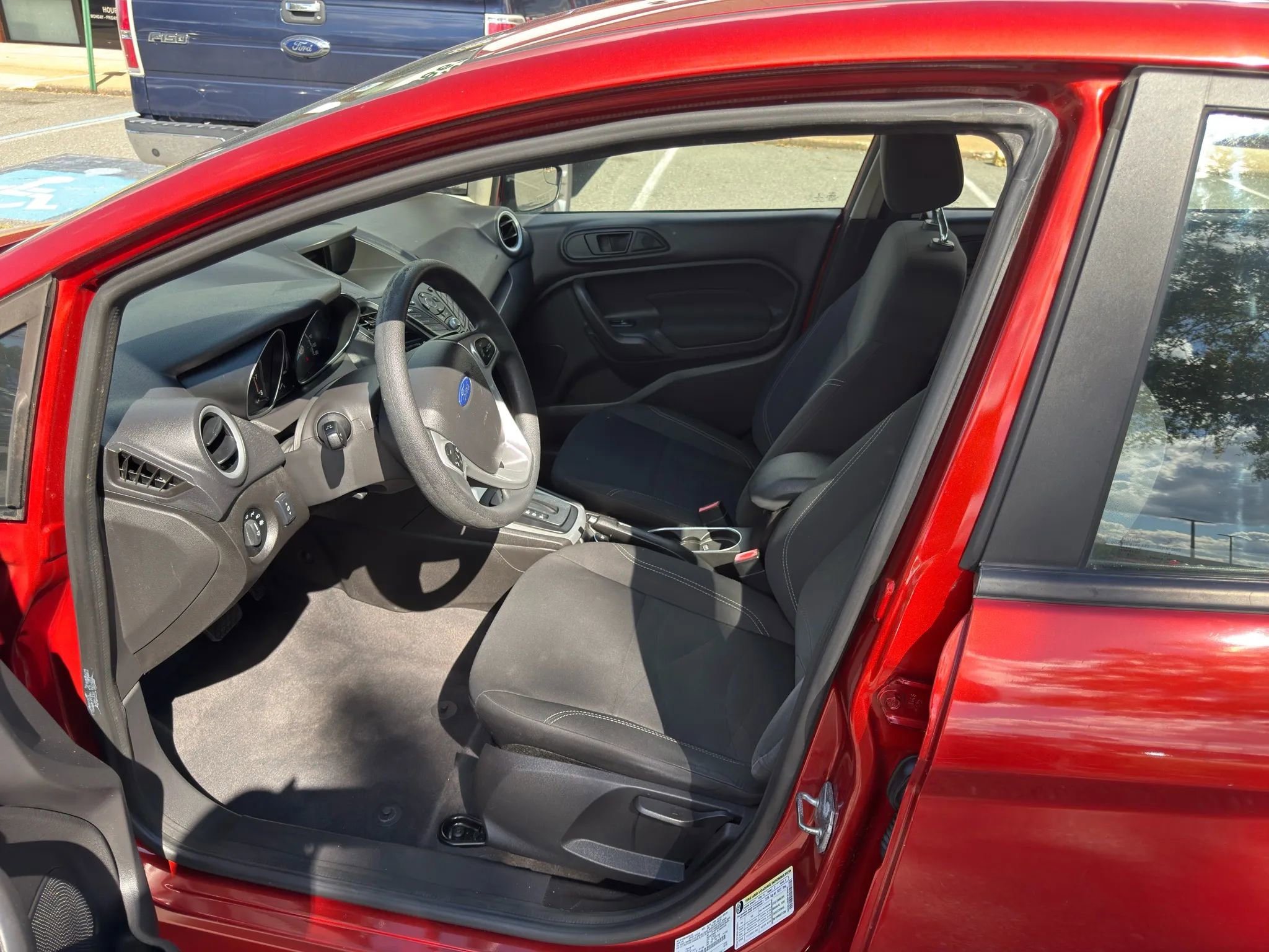 Used 2019 Ford Fiesta SE image 8